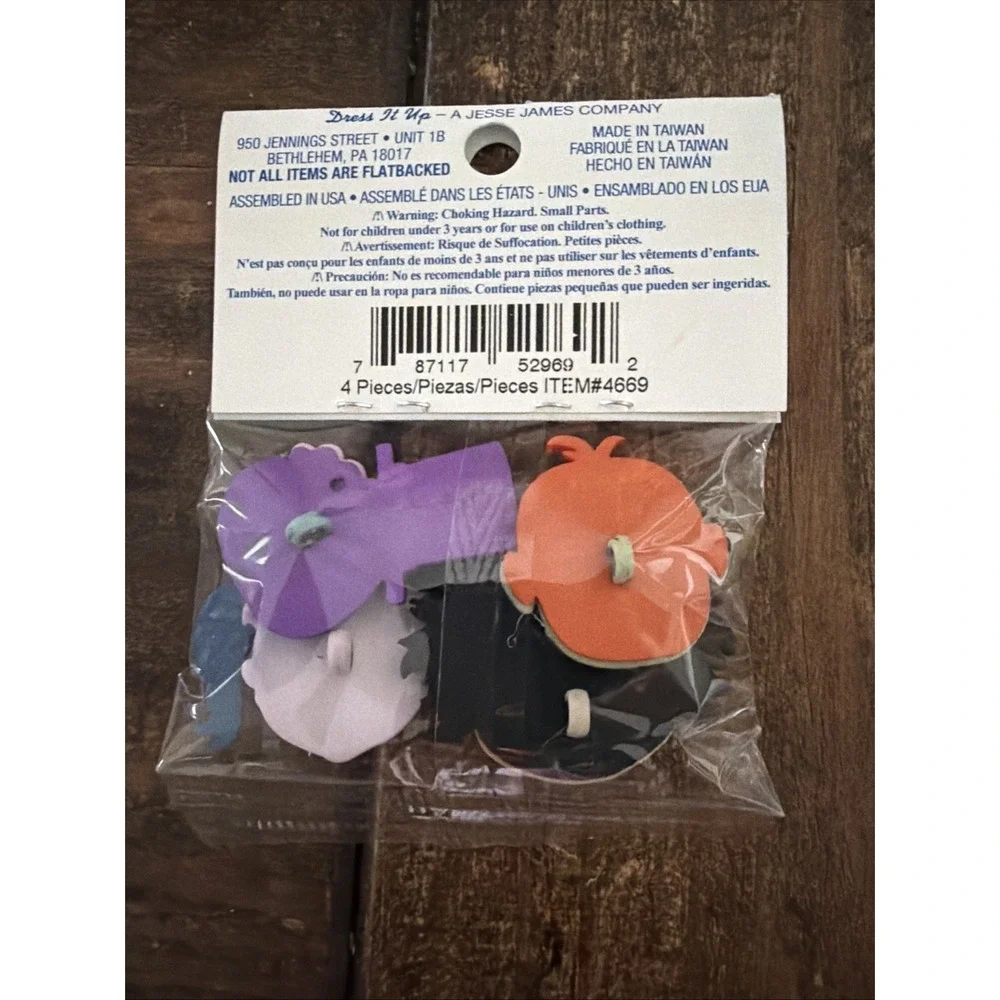 Lot Of 5 Packs Of Fun‎ Buttons
